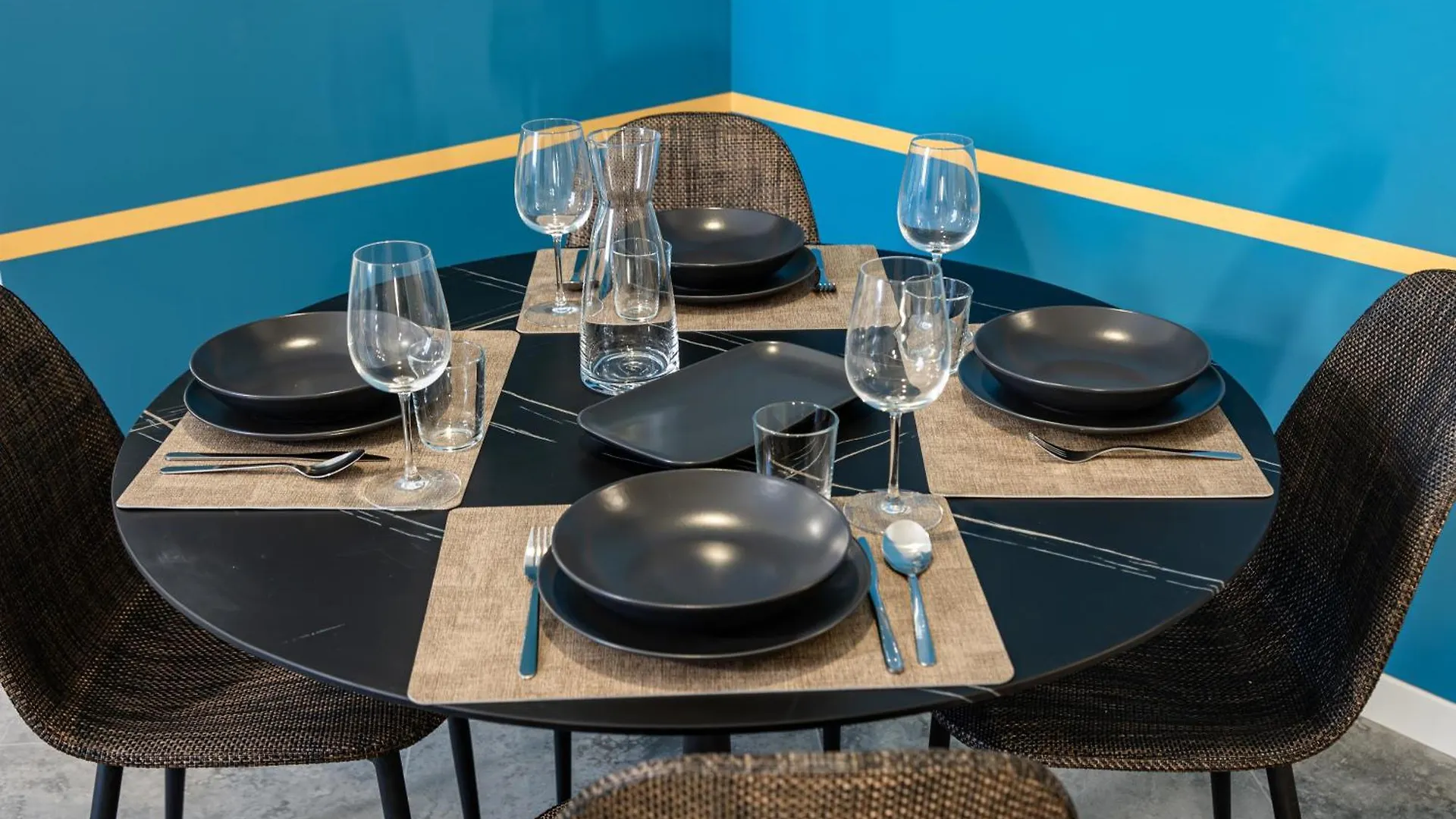 5' From Metro Lima, Design Studio Milan Apartment